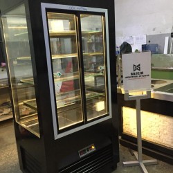 DİK TİP PASTA DOLABI 100CM DÜZ CAM ANTRASİT AHŞAP  MODEL  | BASESA.COM.TR	